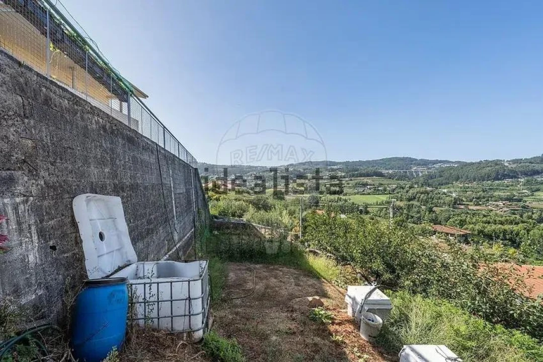 Moradia T4 para Venda em Idães Foto 30
