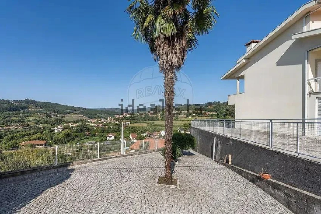 Moradia T4 para Venda em Idães Foto 31