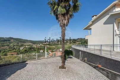 Moradia T4 para Venda em Idães