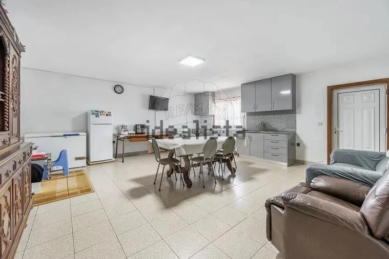 Moradia T4 para Venda em Idães Foto 26