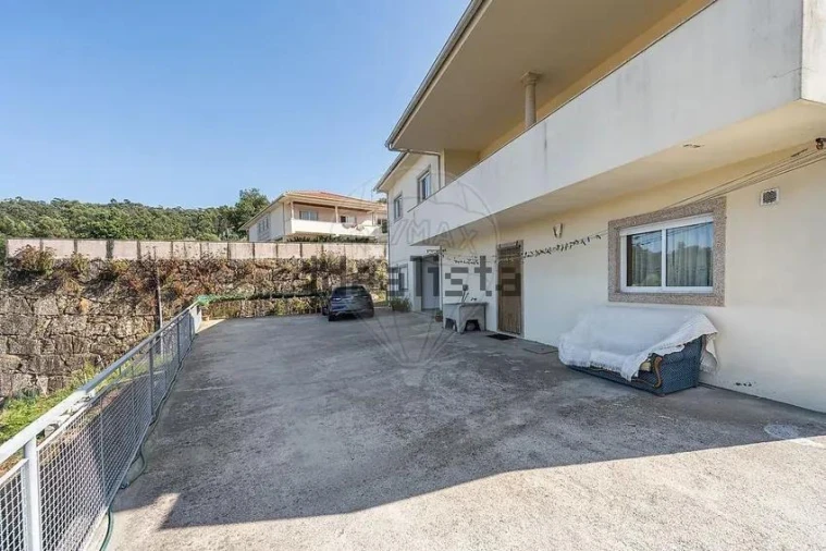 Moradia T4 para Venda em Idães Foto 29