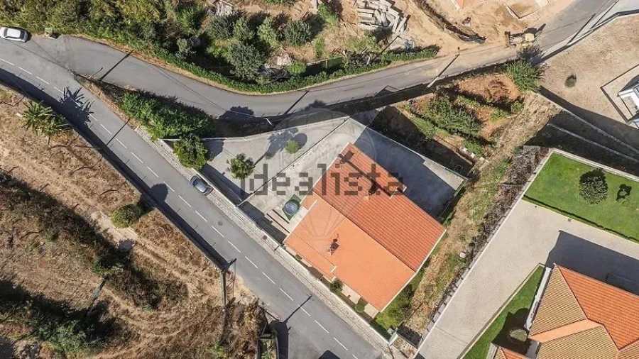 Moradia T4 para Venda em Idães Foto 33