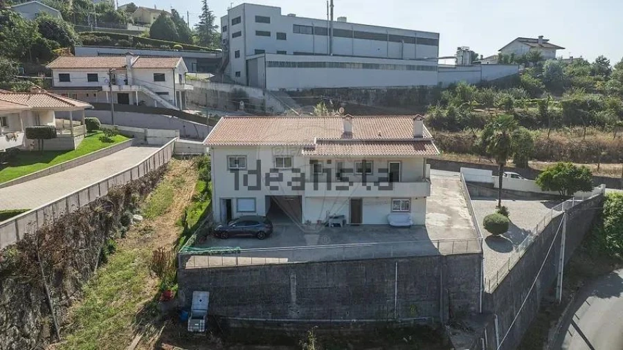 Moradia T4 para Venda em Idães Foto 35