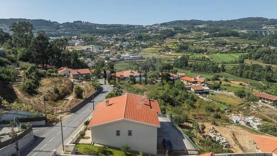 Moradia T4 para Venda em Idães Foto 36