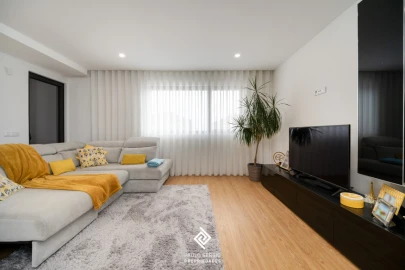 Moradia T4 para Venda em Campanhã