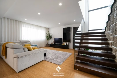 Moradia T4 para Venda em Campanhã
