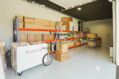 Armazém para Arrendamento em Alfragide