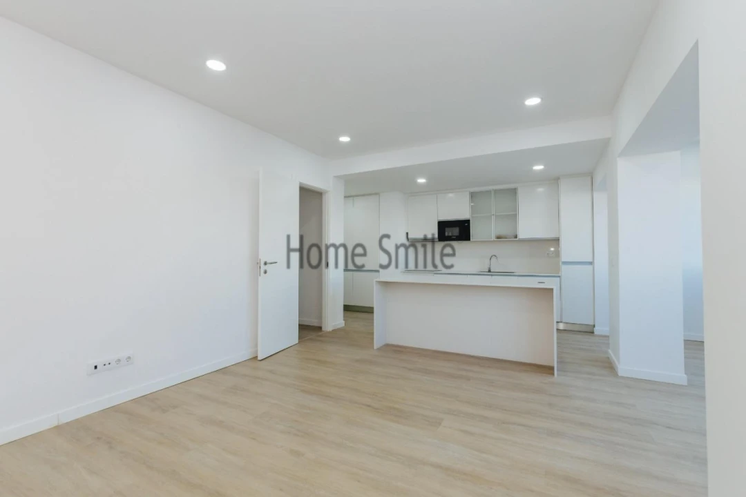 Apartamento T4 para Venda em São Domingos de Benfica Foto 14