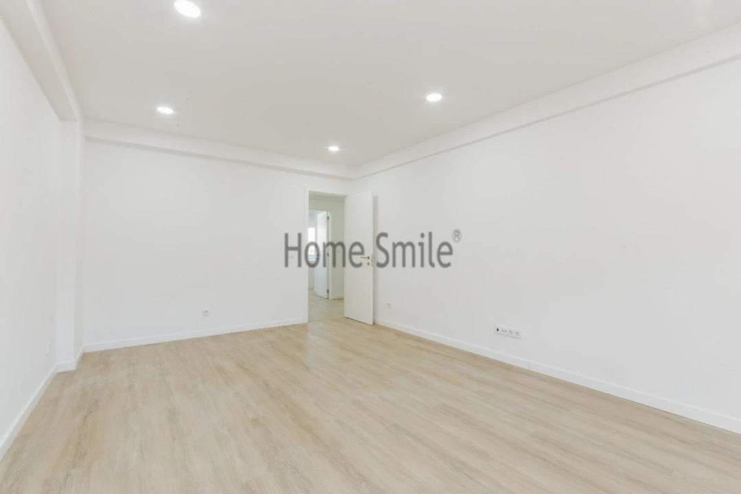 Apartamento T4 para Venda em São Domingos de Benfica Foto 18