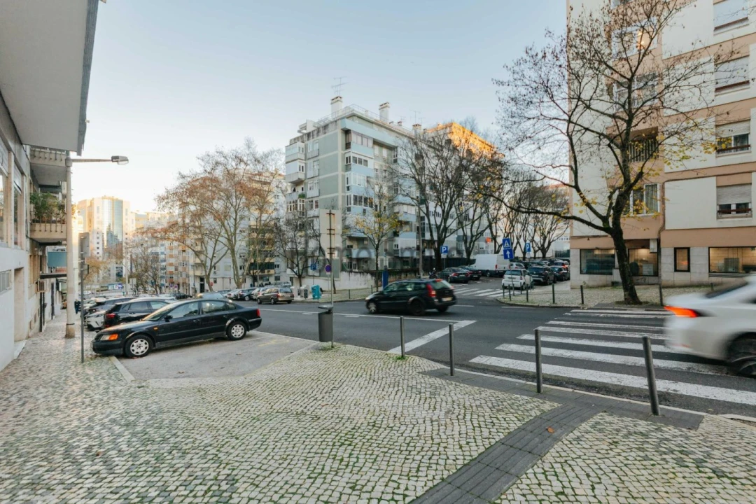 Apartamento T4 para Venda em São Domingos de Benfica Foto 37