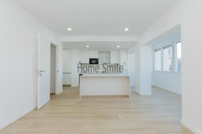 Apartamento T4 para Venda em São Domingos de Benfica