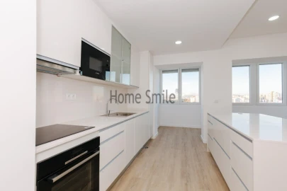 Apartamento T4 para Venda em São Domingos de Benfica