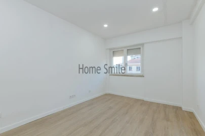 Apartamento T4 para Venda em São Domingos de Benfica