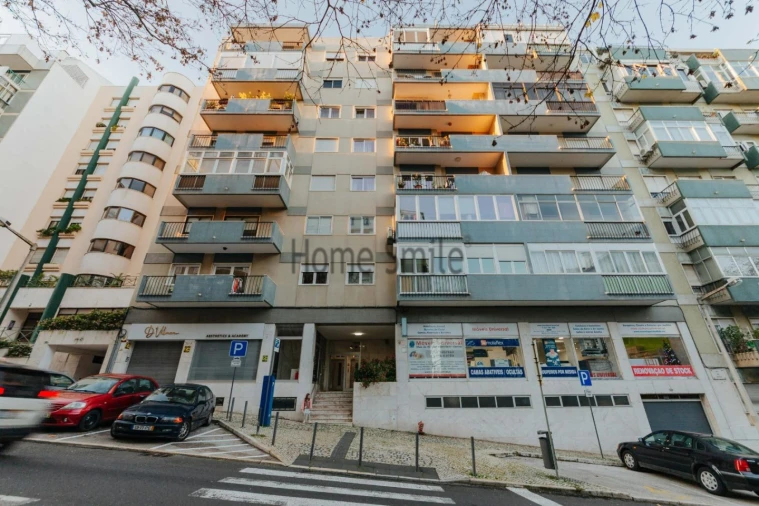 Apartamento T4 para Venda em São Domingos de Benfica Foto 2