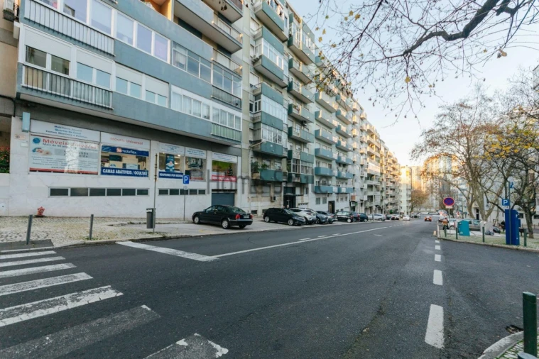 Apartamento T4 para Venda em São Domingos de Benfica Foto 38