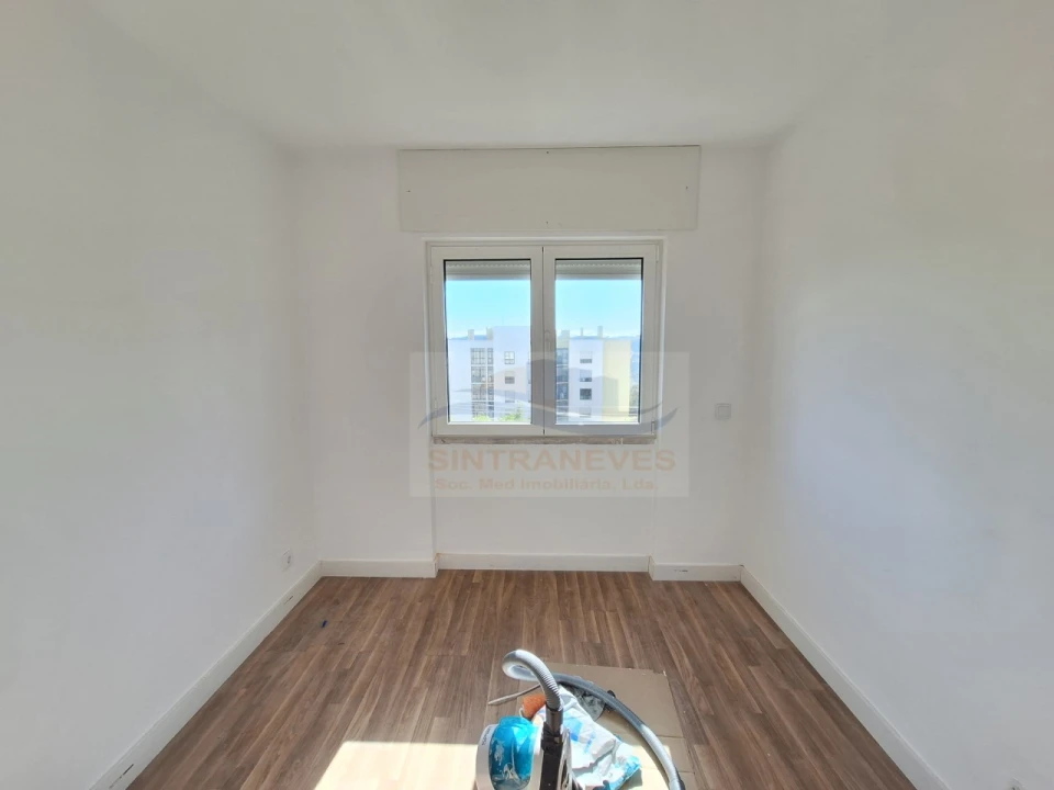 Apartamento T3 para Venda em Santo António dos Cavaleiros e Frielas Foto 6