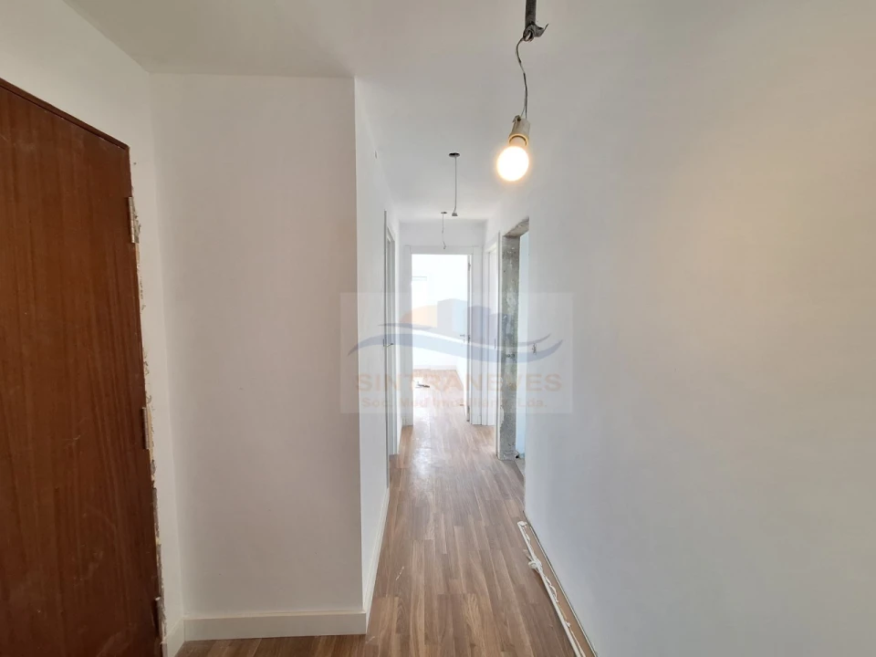 Apartamento T3 para Venda em Santo António dos Cavaleiros e Frielas Foto 11