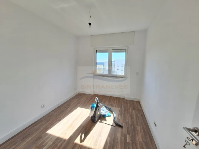Apartamento T3 para Venda em Santo António dos Cavaleiros e Frielas Foto 8