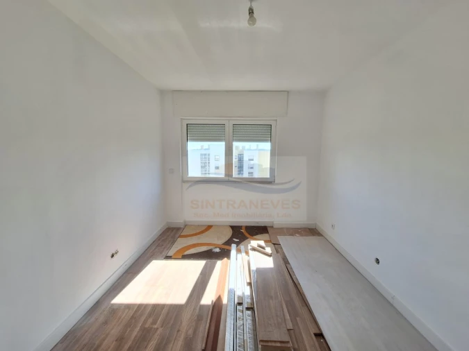 Apartamento T3 para Venda em Santo António dos Cavaleiros e Frielas Foto 9
