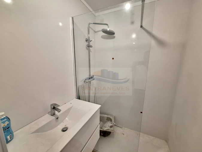 Apartamento T3 para Venda em Santo António dos Cavaleiros e Frielas Foto 12