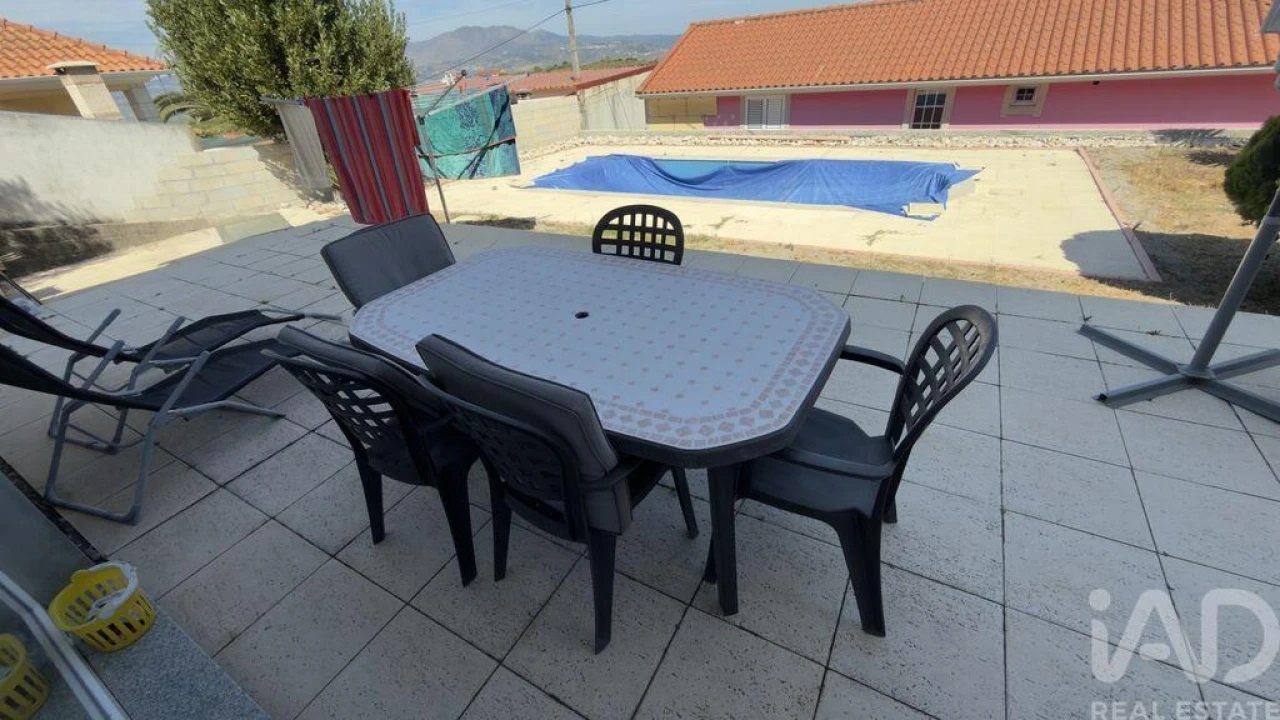Moradia T4 para Venda em Poiares e Canelas Foto 5