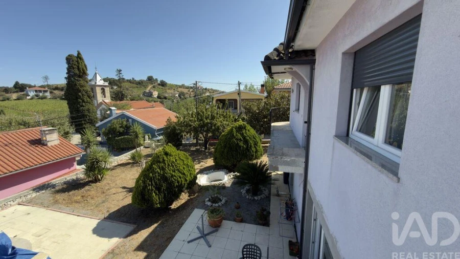 Moradia T4 para Venda em Poiares e Canelas Foto 9