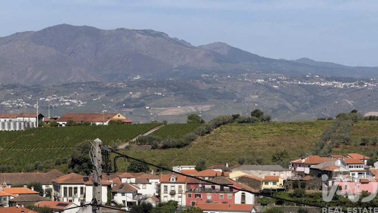 Moradia T4 para Venda em Poiares e Canelas Foto 6