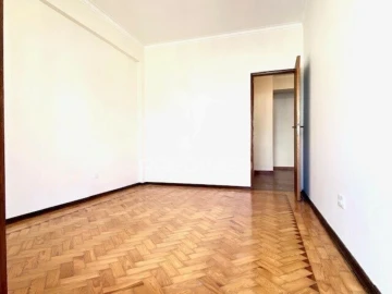 Apartamento T2 para Venda em Santa Iria de Azoia, São João da Talha e Bobadela