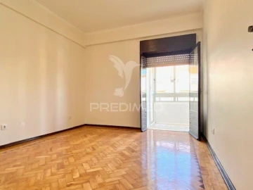 Apartamento T2 para Venda em Santa Iria de Azoia, São João da Talha e Bobadela