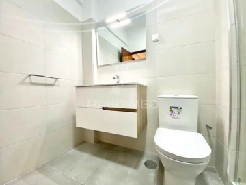 Apartamento T2 para Venda em Santa Iria de Azoia, São João da Talha e Bobadela