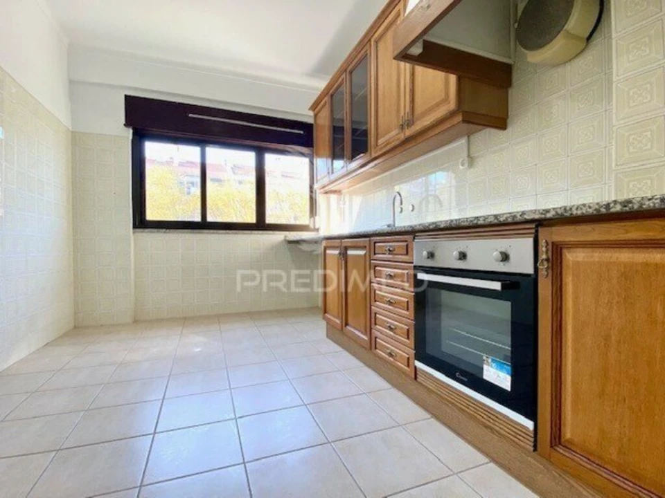 Apartamento T2 para Venda em Santa Iria de Azoia, São João da Talha e Bobadela Foto 1