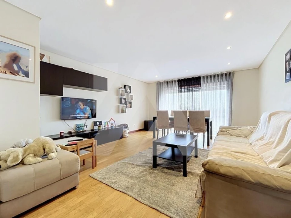 Apartamento T3 para Venda em Ovar, São João, Arada e São Vicente de Pereira Jusã Foto 1