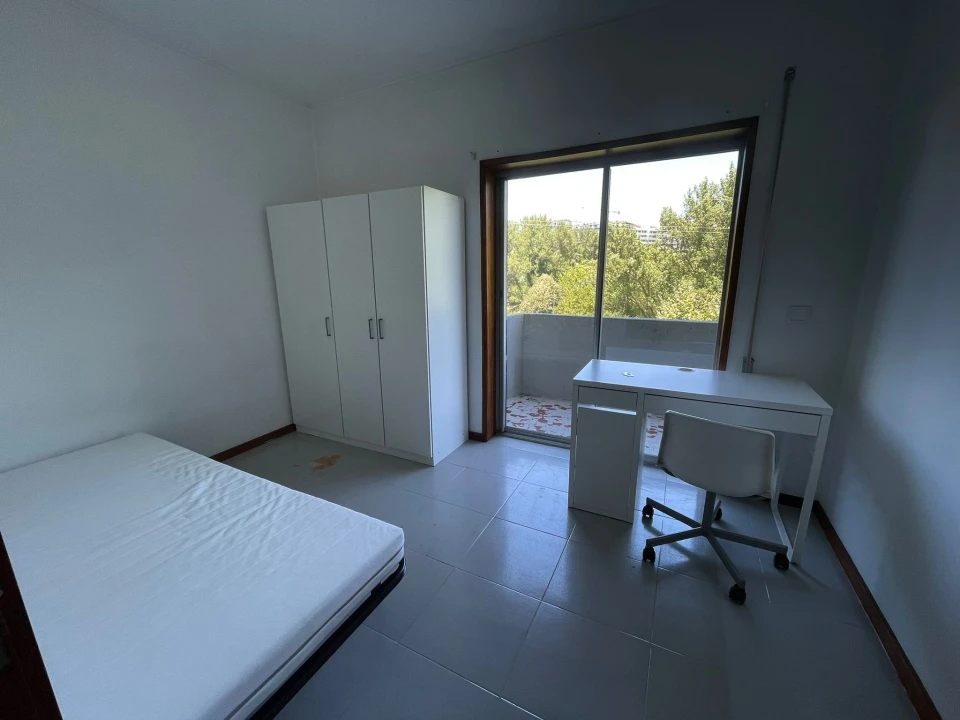 Quarto para Arrendamento em Azurem Foto 13