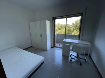 Quarto para Arrendamento em Azurem