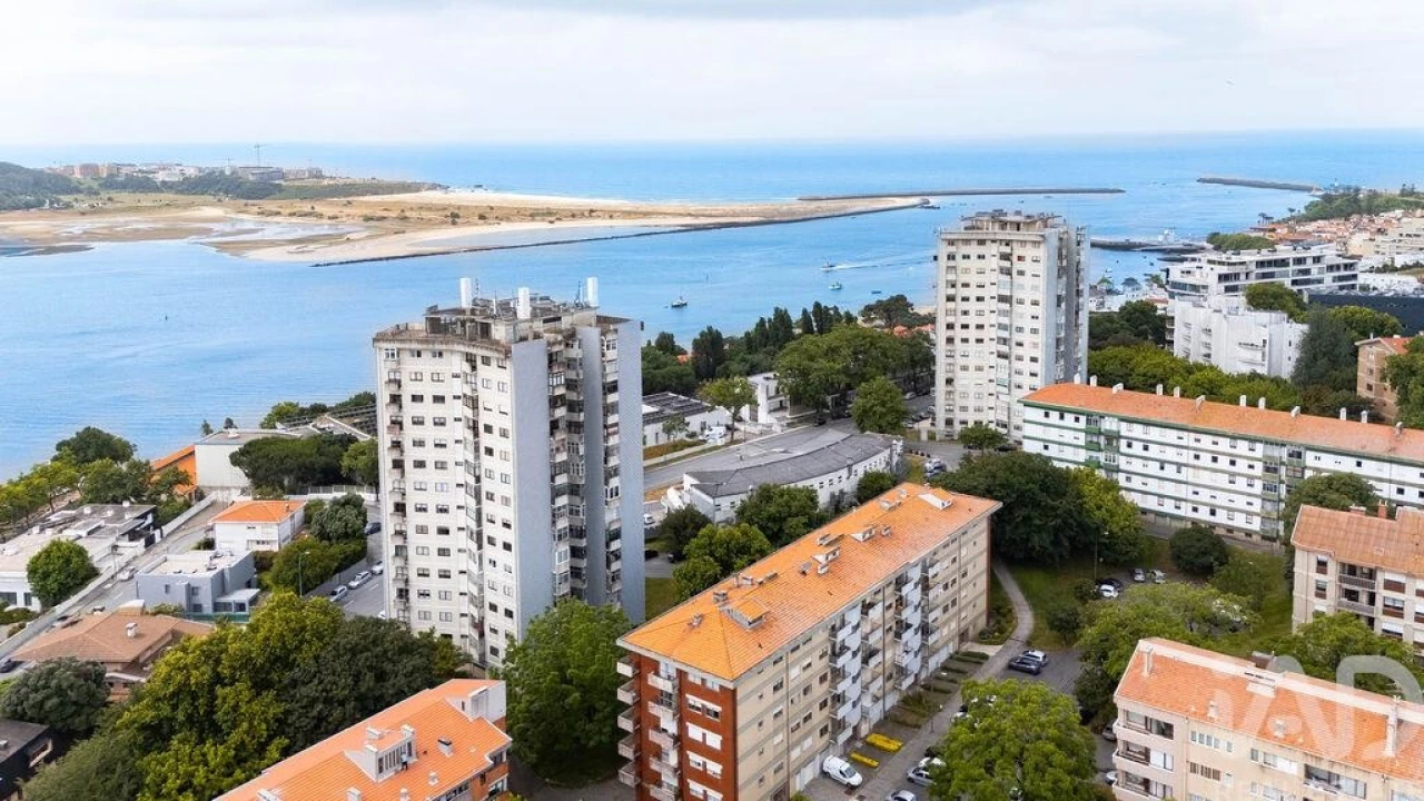 Apartamento T2 para Venda em Lordelo do Ouro e Massarelos Foto 22