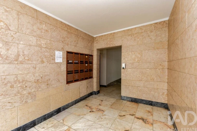 Apartamento T2 para Venda em Lordelo do Ouro e Massarelos Foto 3