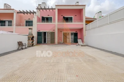 Moradia T4 para Venda em Romeira e Várzea
