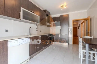 Moradia T4 para Venda em Romeira e Várzea