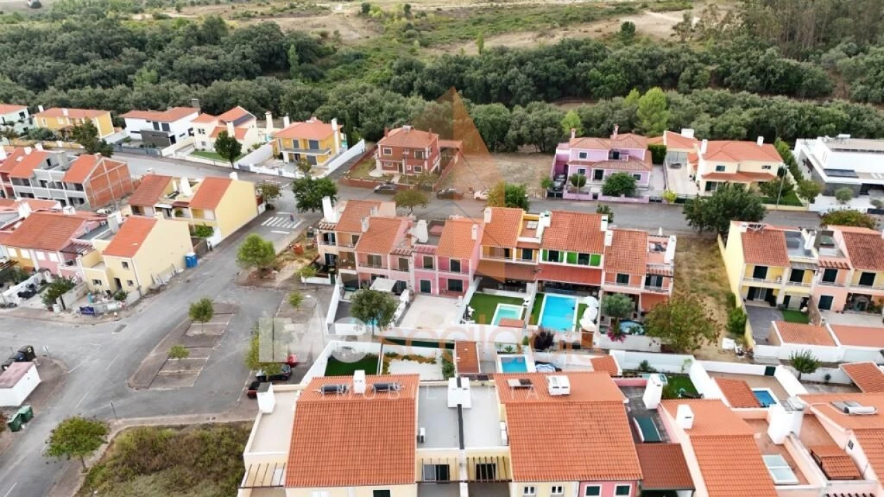 Moradia T4 para Venda em Romeira e Várzea Foto 40