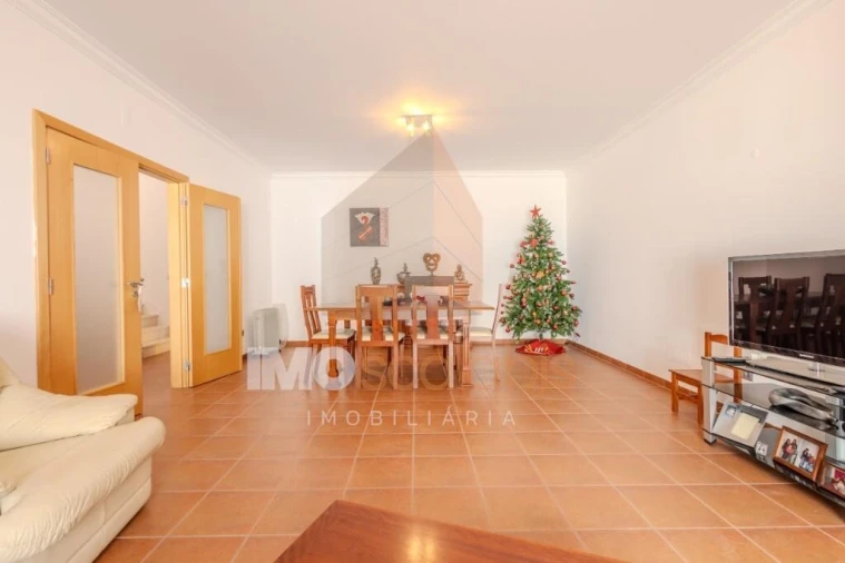 Moradia T4 para Venda em Romeira e Várzea Foto 12