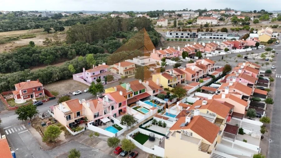Moradia T4 para Venda em Romeira e Várzea Foto 42