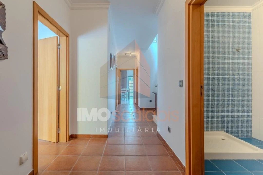 Moradia T4 para Venda em Romeira e Várzea Foto 4