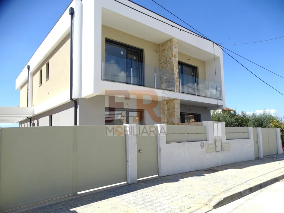 Moradia T3 para Venda em Fernao Ferro Foto 2
