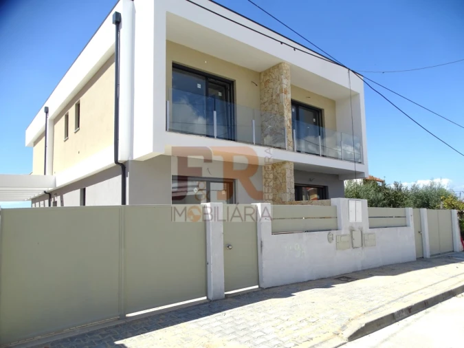 Moradia T3 para Venda em Fernao Ferro Foto 2