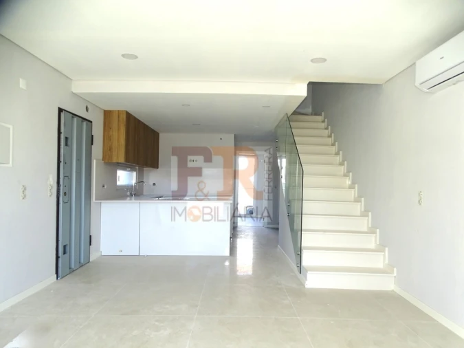 Moradia T3 para Venda em Fernao Ferro Foto 5