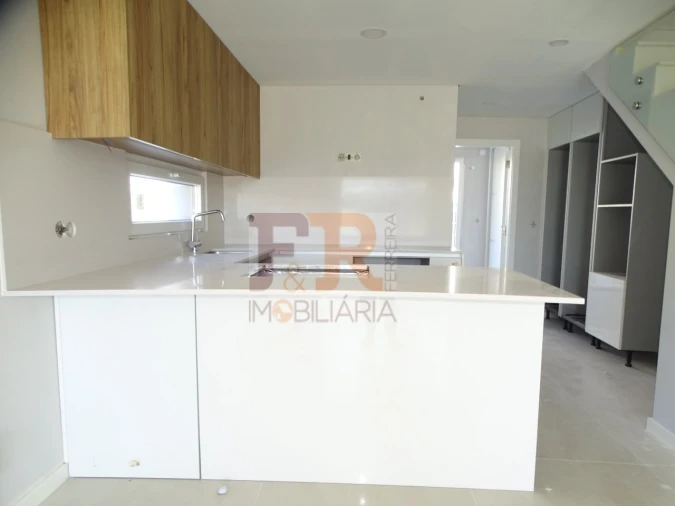 Moradia T3 para Venda em Fernao Ferro Foto 6