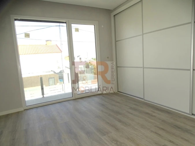 Moradia T3 para Venda em Fernao Ferro Foto 18