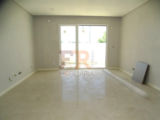Moradia T3 para Venda em Fernao Ferro Foto 12