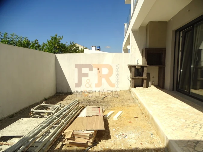 Moradia T3 para Venda em Fernao Ferro Foto 32