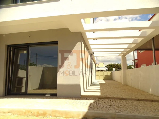 Moradia T3 para Venda em Fernao Ferro Foto 34